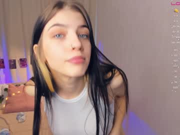 girl
        jenniferdickson cam image #3144736