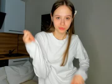 girl
        breeblanton cam image #3945666