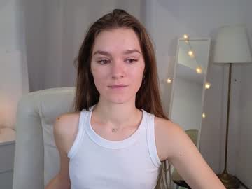 girl
        charming_luna cam image #3119037
