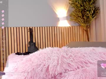 girl
        little_effy18 cam image #4379364