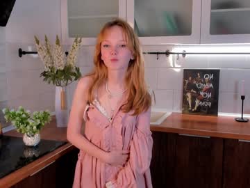 girl
        maudbayles cam image #5358904