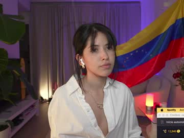 girl
        anniehillofficial_ cam image #4716377