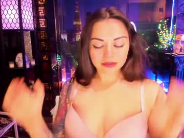 girl
        alma_pearl cam image #338439