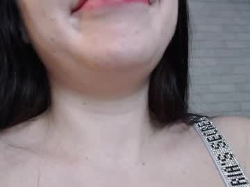 girl
        arianaxsky cam image #6595541