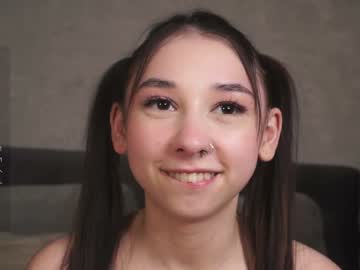 girl
        zarascarlett cam image #5428359