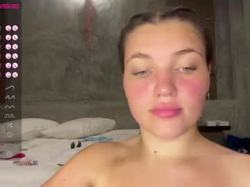girl
        michelle_mir cam image #1433119