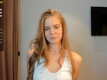 girl
        carolynsveronica cam image #2185075