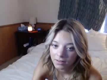 girl
        coryraine1 cam image #1232359