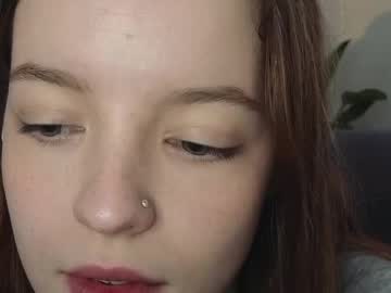 girl
        my_mia_ cam image #5639481