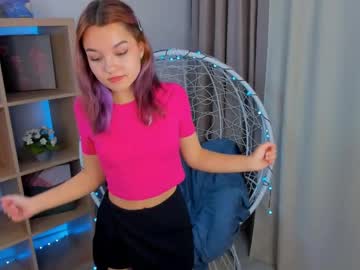 girl
        ainsleyfloor cam image #6049442