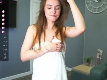 girl
        loragarrett cam image #6090845