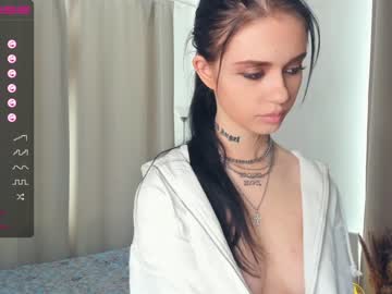 girl
        elfas_cute cam image #1932934