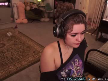 girl
        evelynpiers cam image #1771336