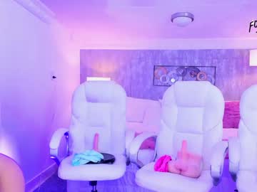 girl
        bright_starr cam image #4981056