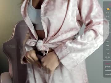 girl
        brittcubitt cam image #3634125