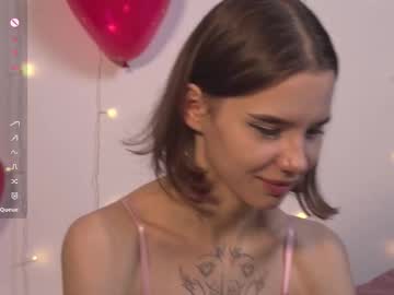 girl
        happynewdear cam image #6168711