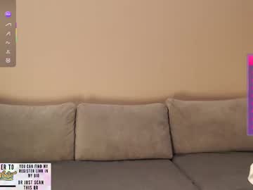 girl
        lucylia_ cam image #6519202
