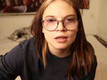 girl
        lexi_laine cam image #630543