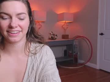 girl
        chroniclove cam image #5486759
