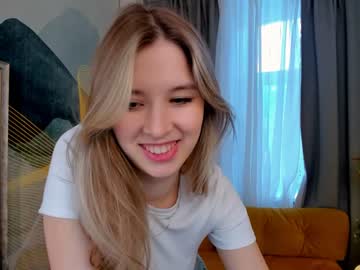 girl
        milablush cam image #863245