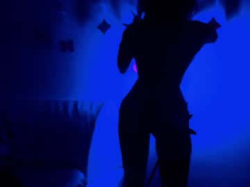 girl
        kittycaitlin cam image #2274656
