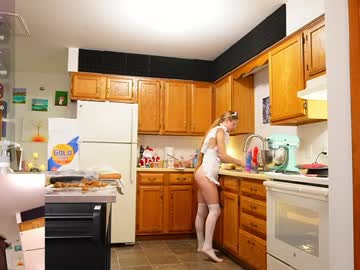 girl
        emmasky69 cam image #5665502