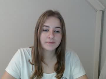 girl
        ripe_cherry69 cam image #571503