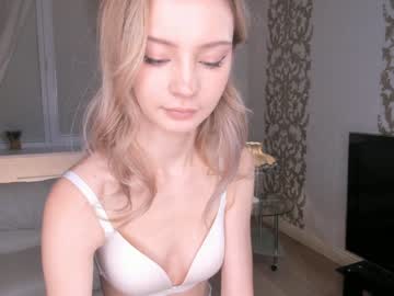 girl
        roseholloway cam image #3157307