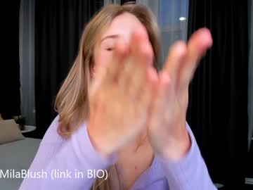 girl
        milablush cam image #1043881