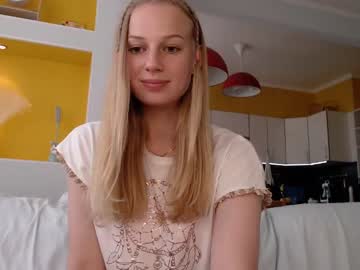 girl
        magic_couple13 cam image #1841792