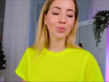 girl
        emmi_rosee cam image #497244