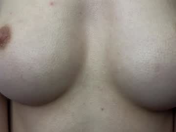 girl
        lauratanguy cam image #5697338