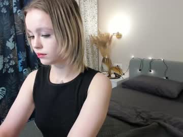 girl
        elizabeth_dort cam image #1084928