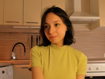 girl
        aimeerogers cam image #1318715