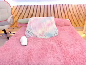 girl
        little_effy18 cam image #2404886