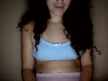 girl
        briskiiz cam image #1679888