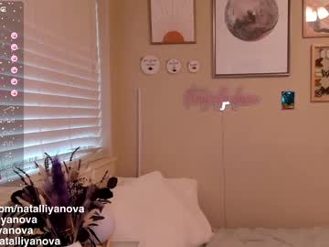 girl
        natalliyanova cam image #3206343
