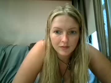 couple
        carmakosmic69 cam image #4305271