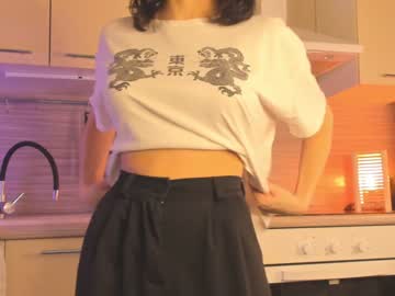girl
        aimeerogers cam image #1151737