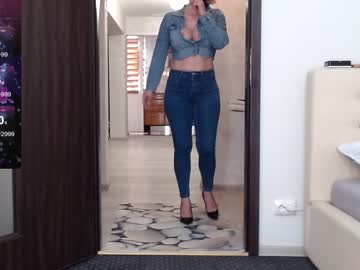 girl
        carmela_fox cam image #4008055