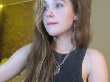 couple
        alyx1 cam image #3859025