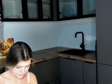 girl
        beverlyvega cam image #3715134