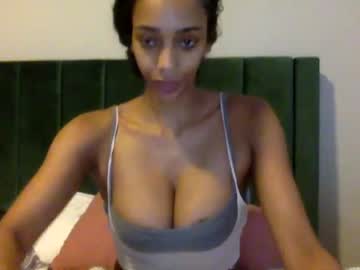 girl
        sophieinthecity cam image #1833694