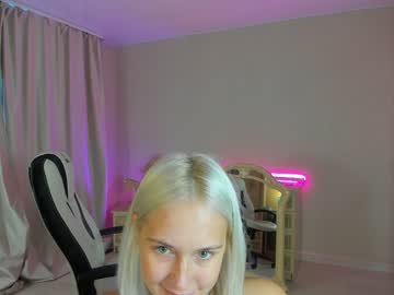girl
        angel___s cam image #2251085
