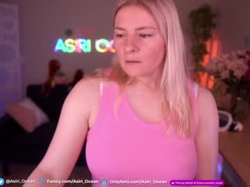 girl
        asiri_ocean cam image #3743460