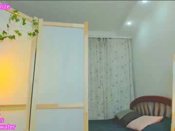 girl
        jenny_ames cam image #4239478