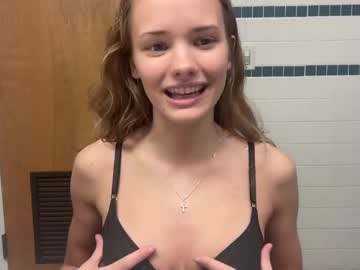 girl
        maddybabyy223 cam image #5400920