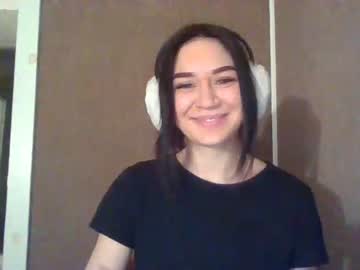 girl
        heidiknight555 cam image #624211