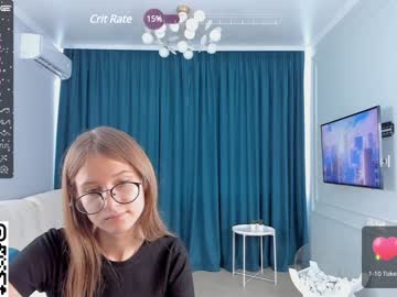 girl
        wikitikki cam image #1946807