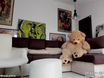girl
        lenna_godess cam image #2464097